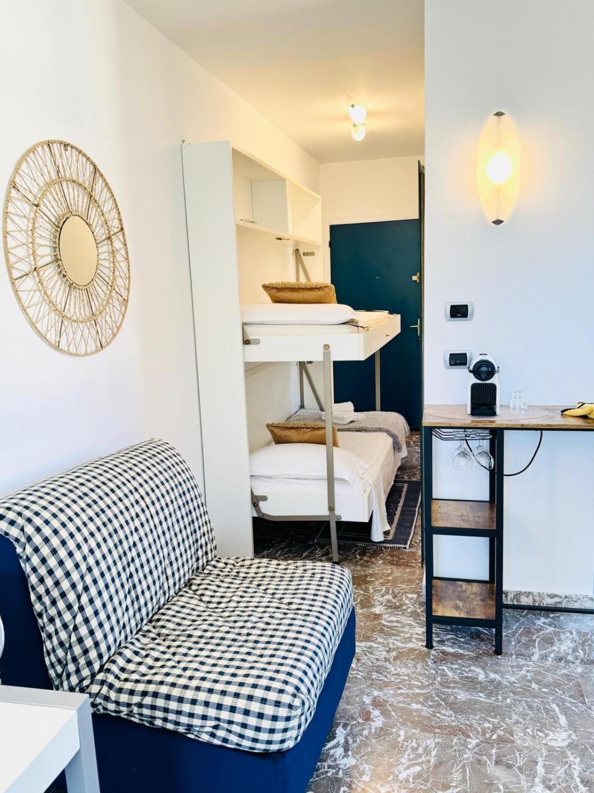 Appartement Berkeley, Studio, Terrasse, Vue Mer, Parking, Clim Menton